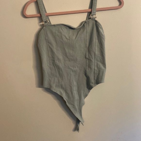 🟢10/$10 - bodysuit - Picture 1 of 3